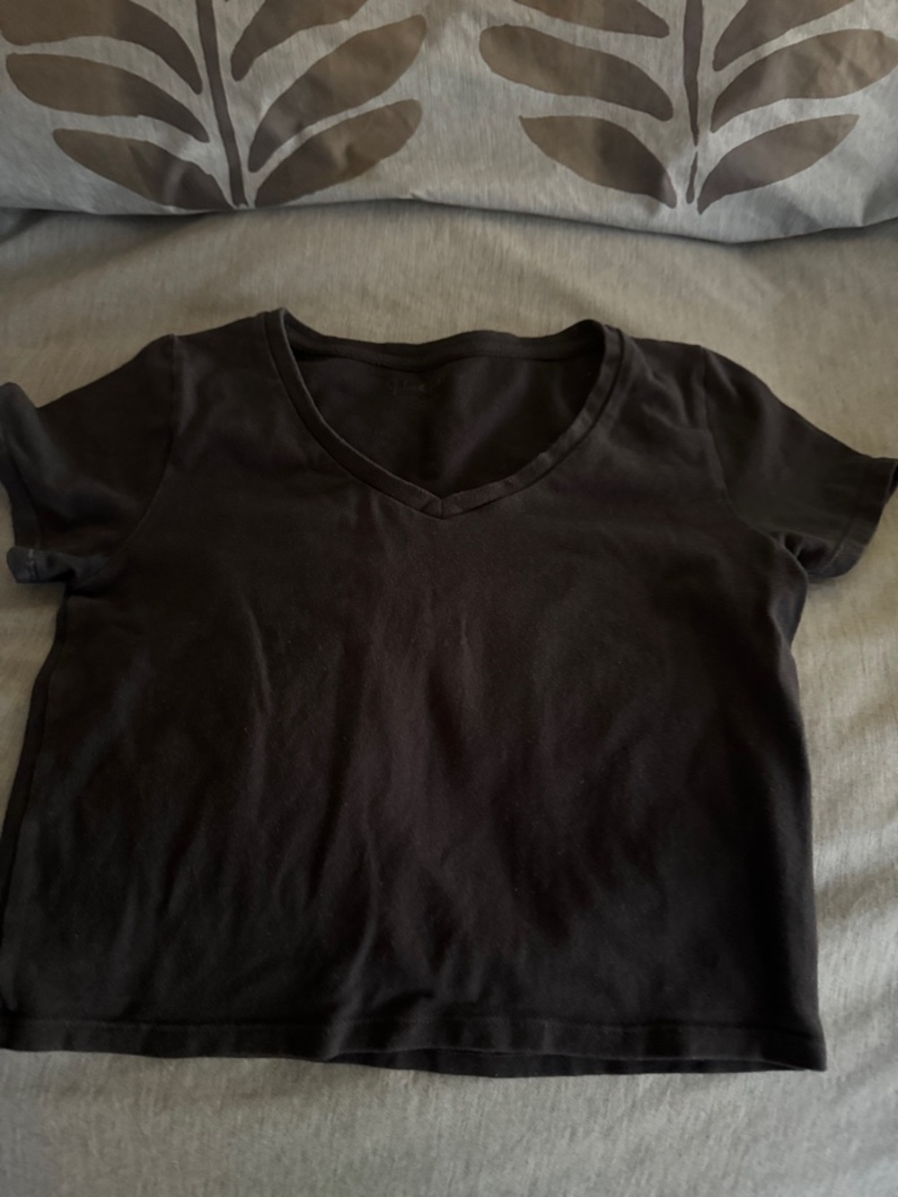 Brandy Melville Black V-Neck Cropped Tee